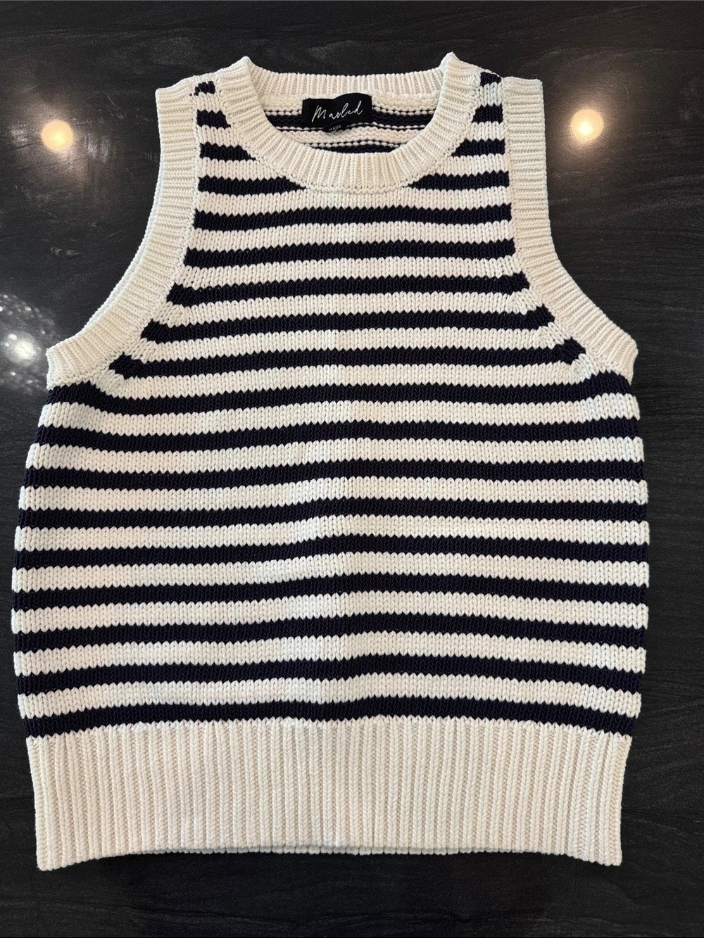 Marled Striped Knit Sweater Vest in White & Blue Medium